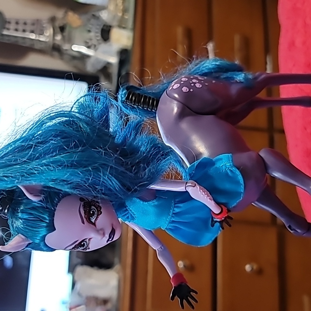 Monster High Avea Trotter Freaky Fusion Hybrids No Wings Fashion Doll